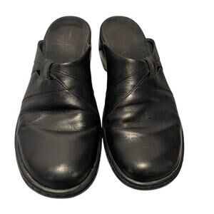 Clarks Black Leather Slip-On Clogs Mules Size 9 Comfort Shoes EUC